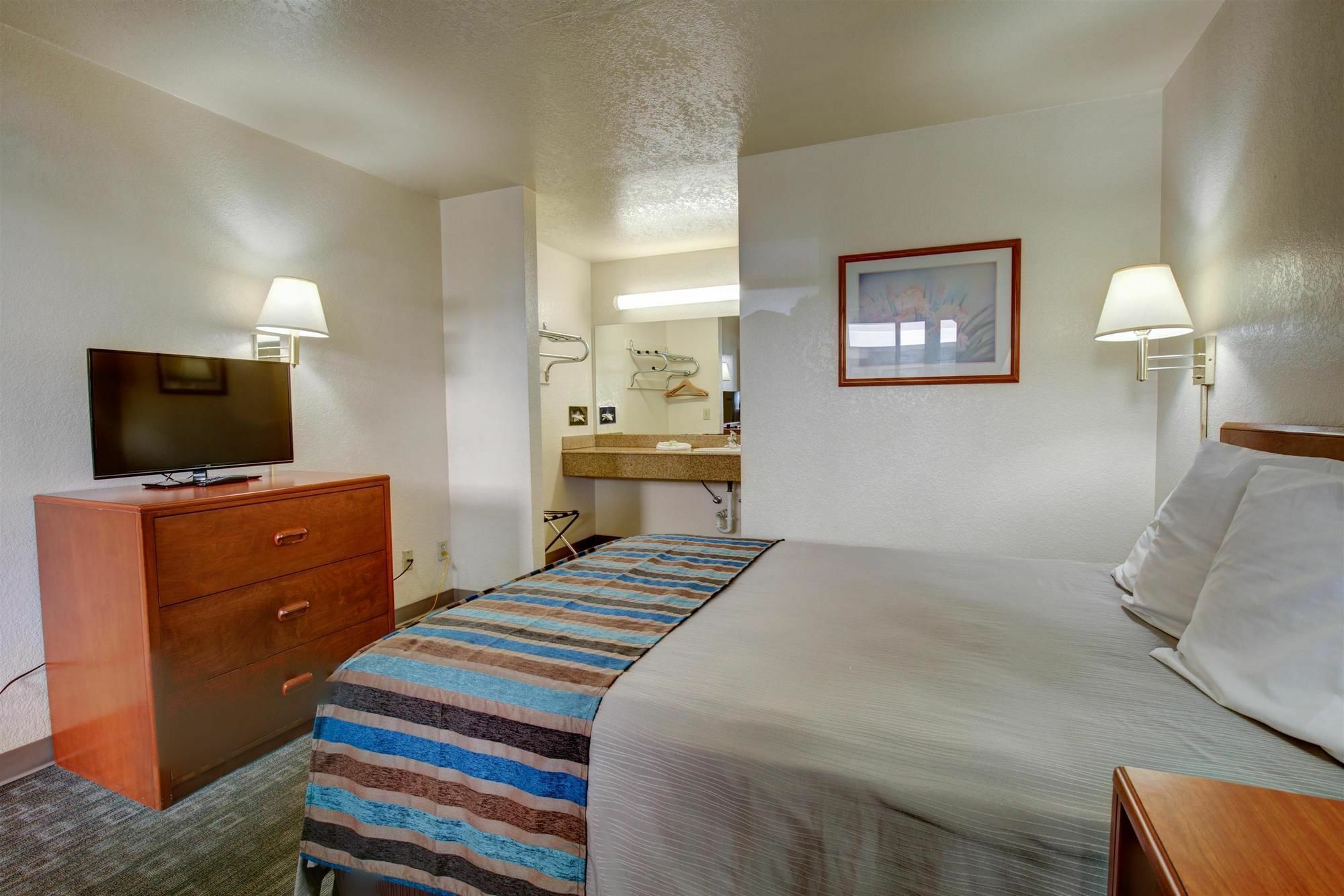 Good Nite Sylmar 2* Los Angeles